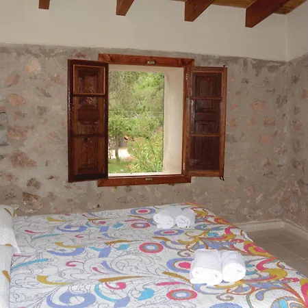 Holiday home Stunning Home In Estellencs With Jacuzzi *