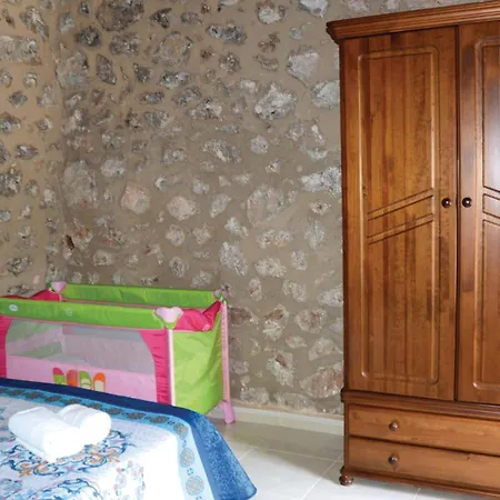 Holiday home Stunning Home In Estellencs With Jacuzzi