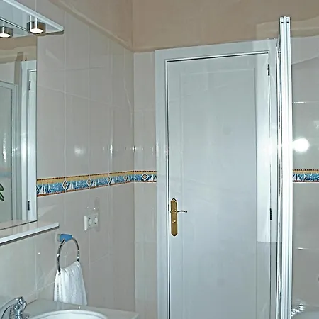 Stunning Home In Estellencs With Jacuzzi * Estellencs (Mallorca)